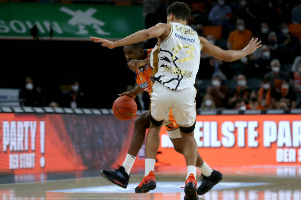 势的同时 势的同时