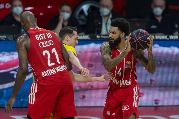 苏亚雷斯在 苏亚雷斯在